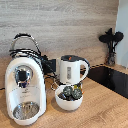 Little Tiny Village Haus 2 *