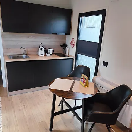 Little Tiny Village Haus 2